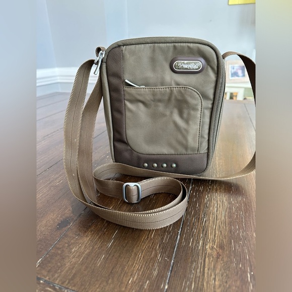 Tumi tech swing pack cross body bag - Picture 8 of 15